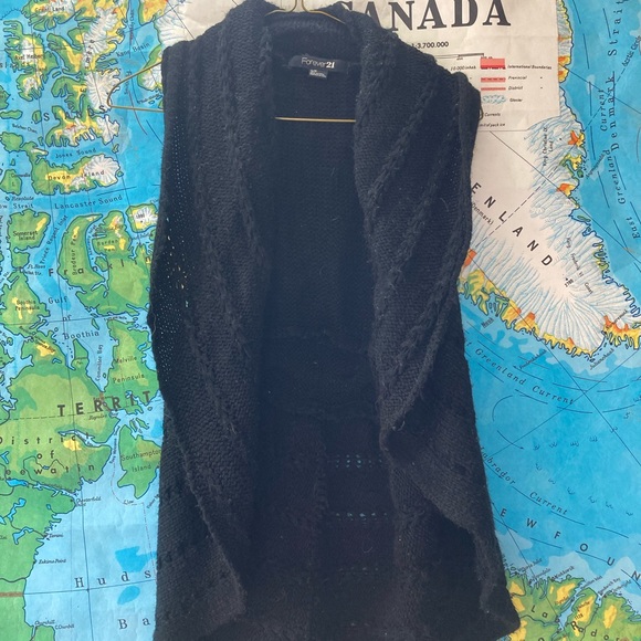 Forever 21 Knitted Vest 🍋 - Picture 1 of 2